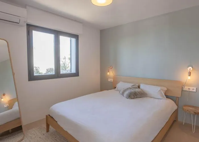 Spectacular 3 Bedrooms Carosant Panoramic Sea Views